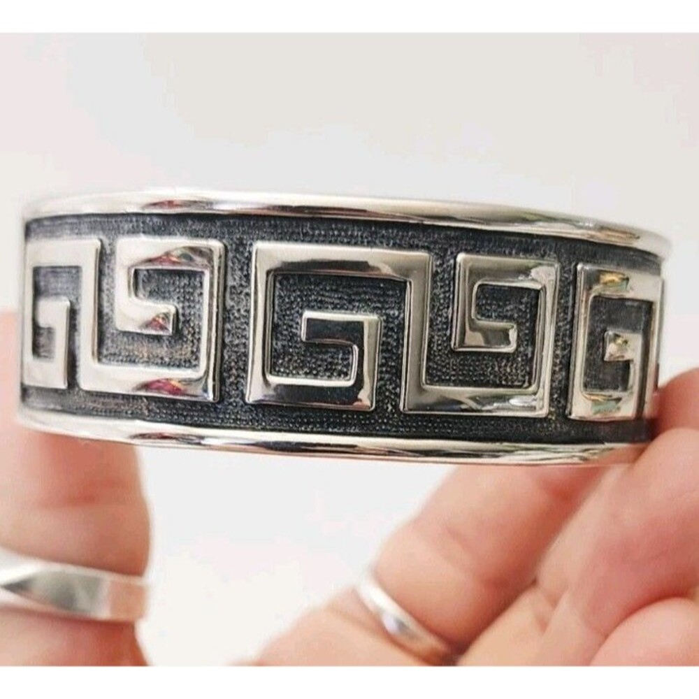 Vintage Bracelet Silver Greek Key Design Spring Snap Closure 7.5"